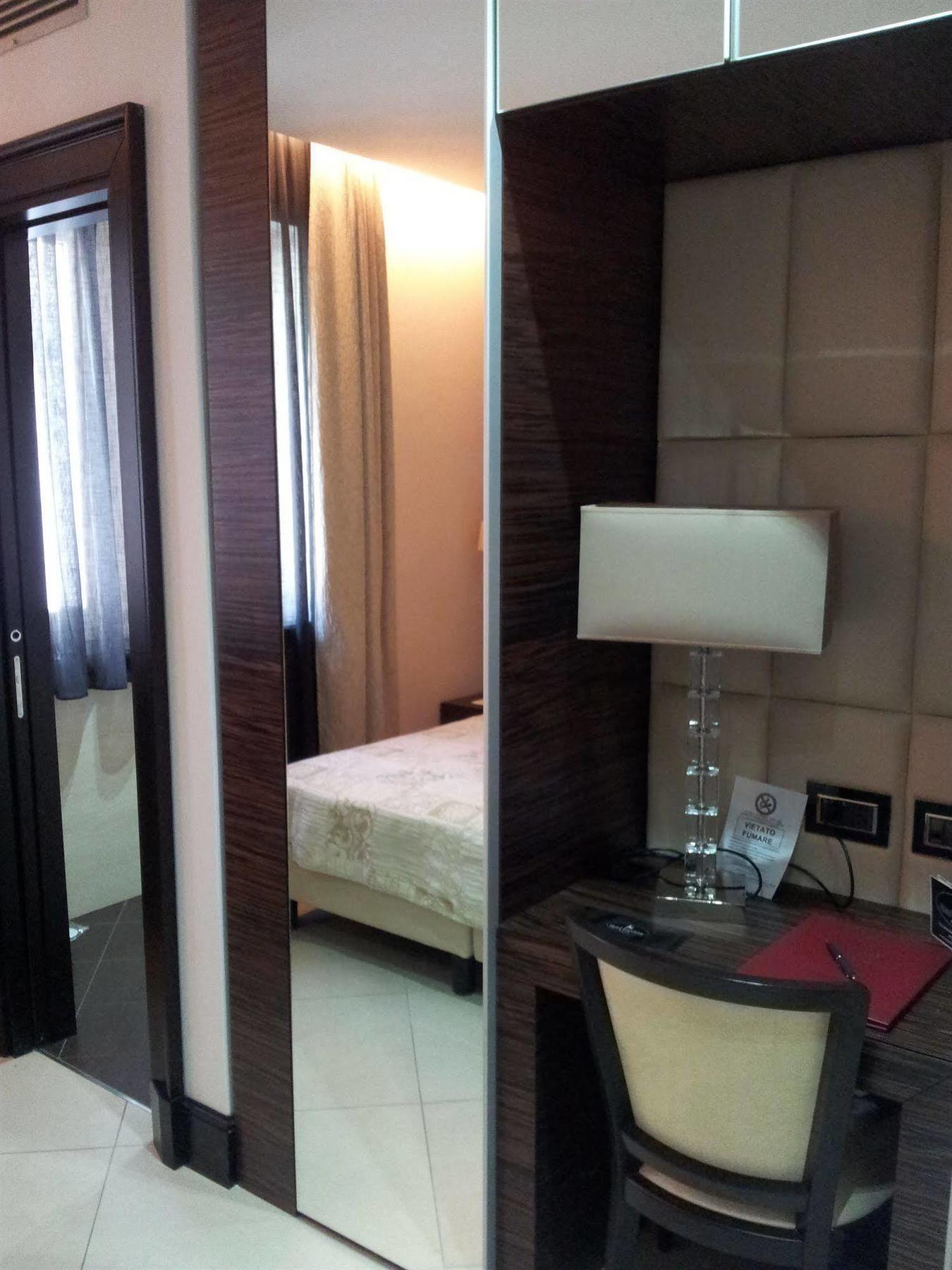 Hotel Excelsior Λα Μανταλένα Εξωτερικό φωτογραφία