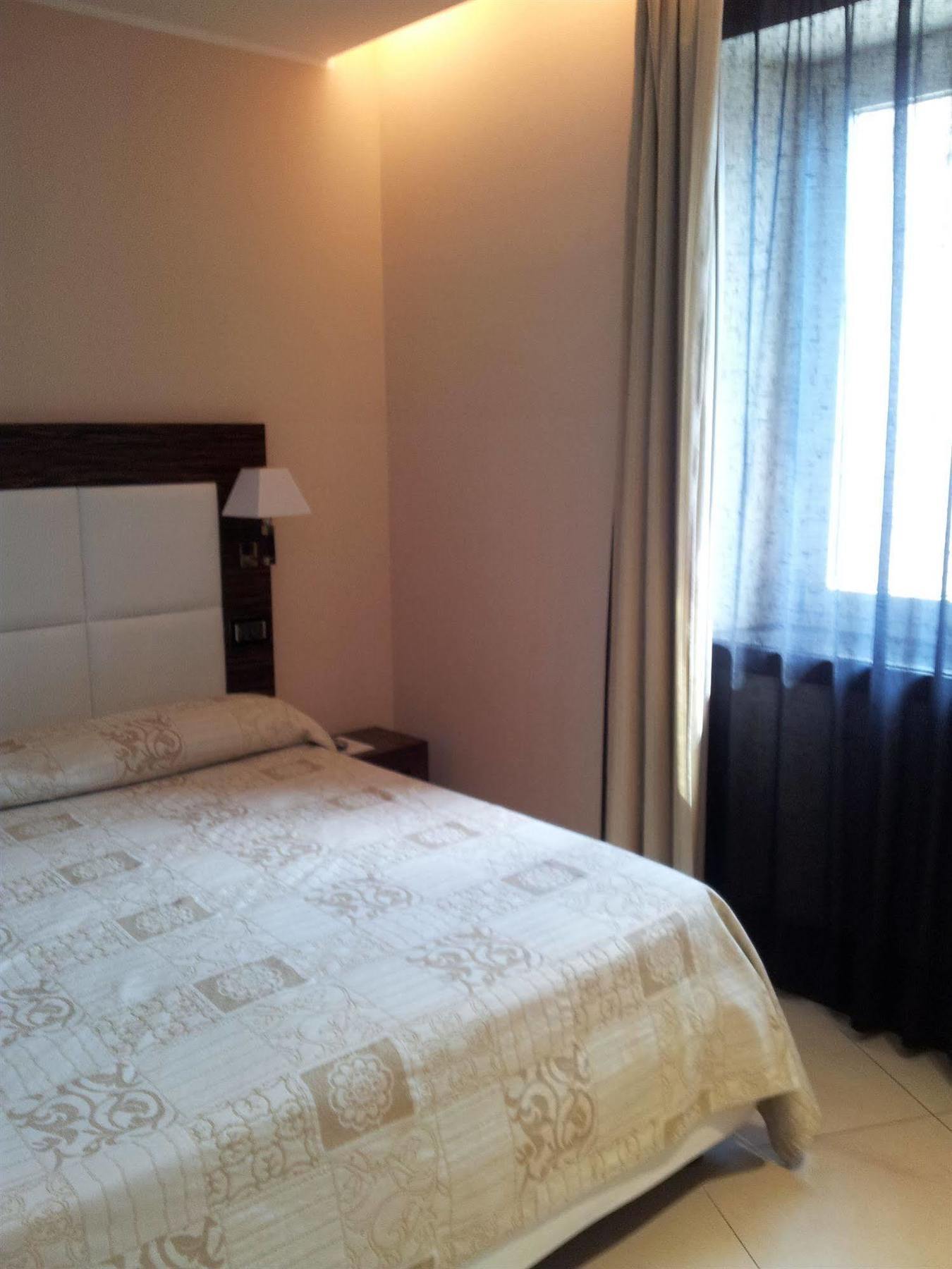 Hotel Excelsior Λα Μανταλένα Εξωτερικό φωτογραφία