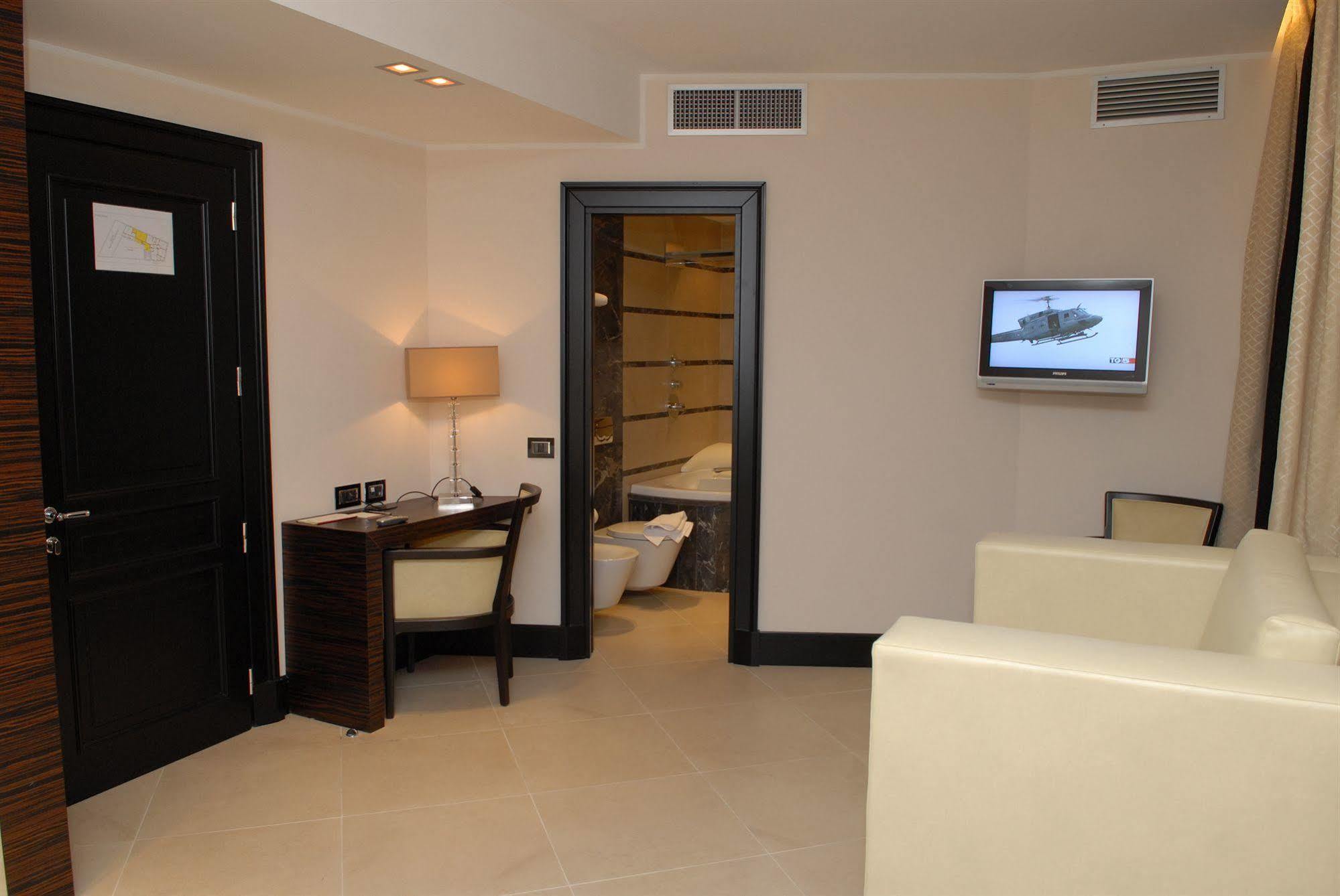 Hotel Excelsior Λα Μανταλένα Εξωτερικό φωτογραφία