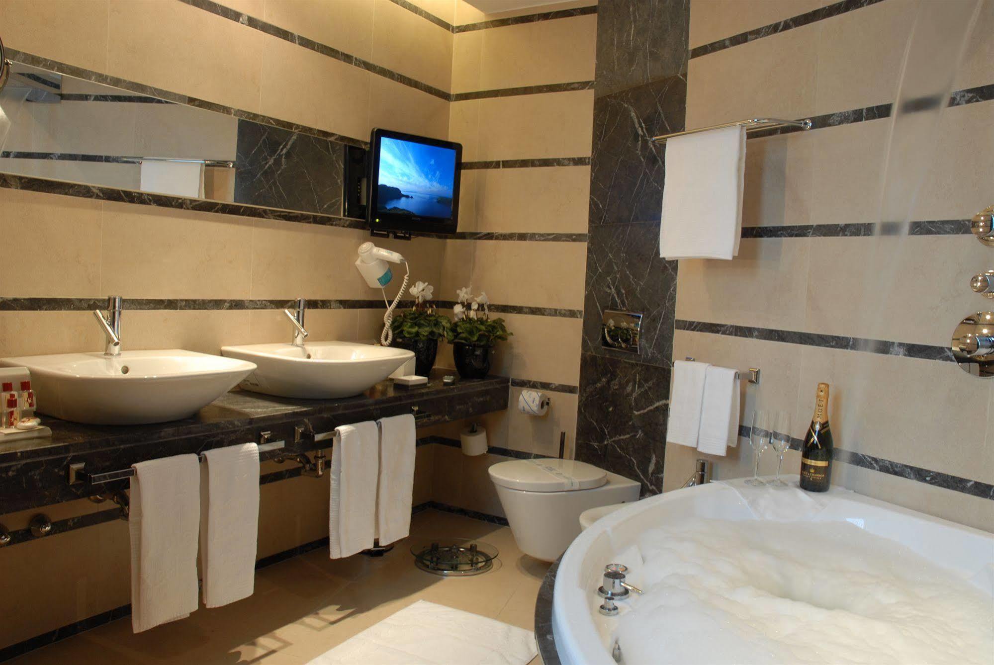 Hotel Excelsior Λα Μανταλένα Εξωτερικό φωτογραφία